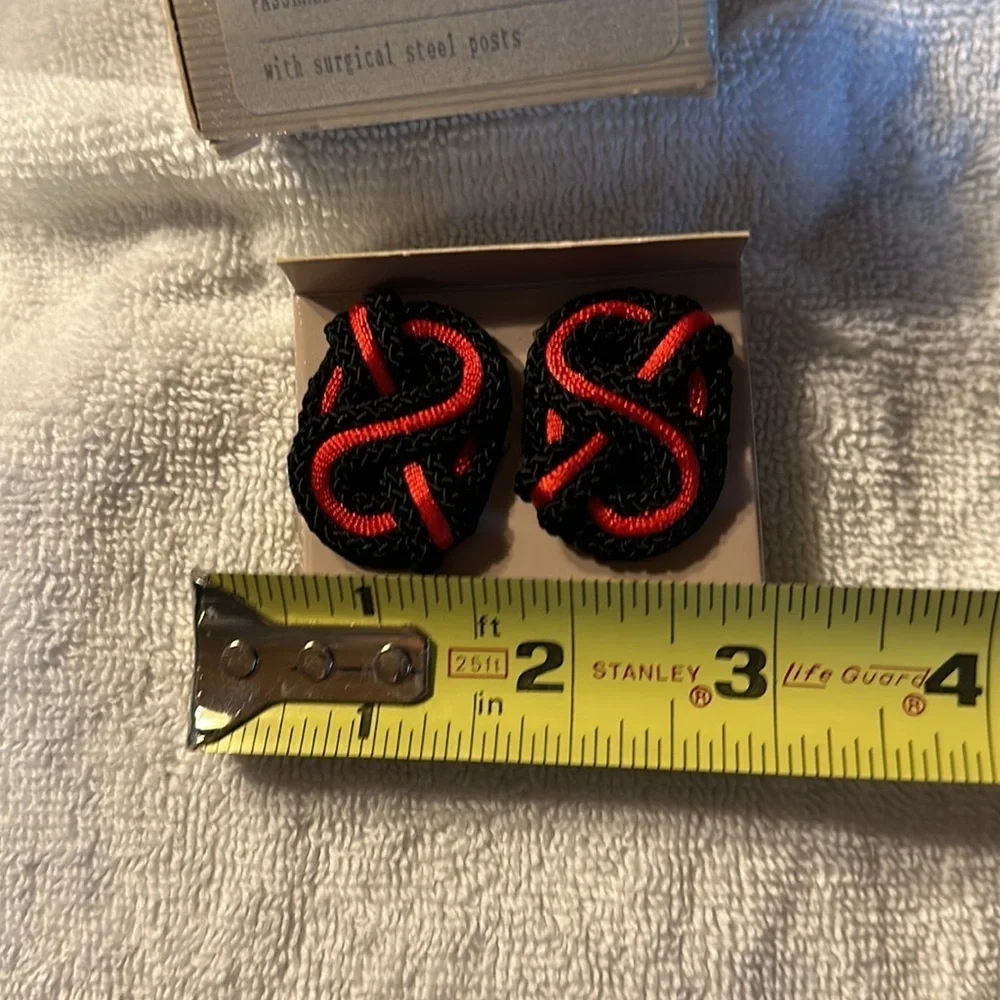 Avon Vintage 1990 Passementerie Pierced Earrings Red/Black